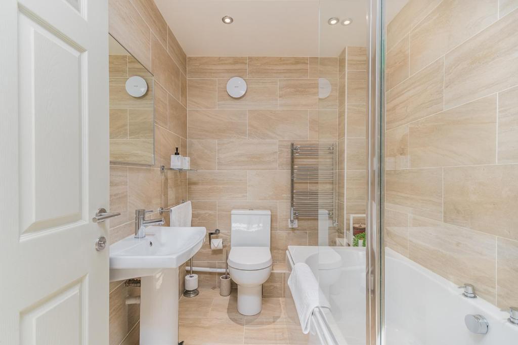 Castle Townhouse Kenilworth - Private Parking - 24 Hr Gym Access - Town Centre Apartamento Exterior foto