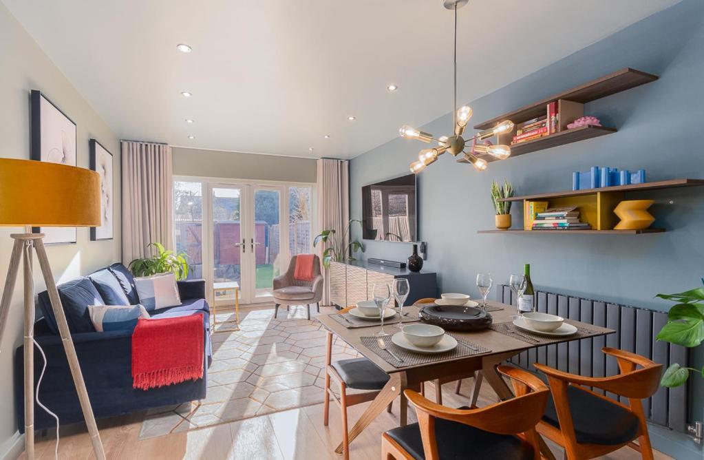 Castle Townhouse Kenilworth - Private Parking - 24 Hr Gym Access - Town Centre Apartamento Exterior foto